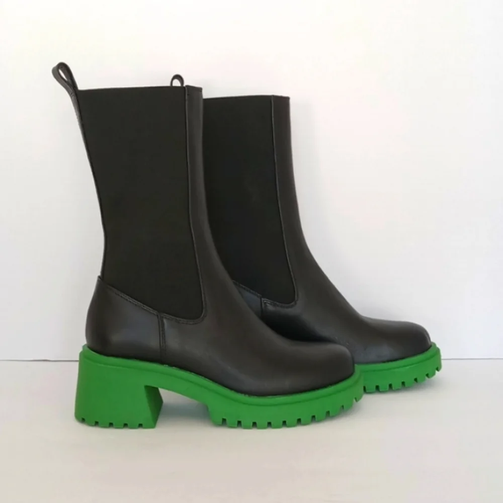 STEVE MADDEN Hesitant Black / Green All Weather Boots Women's Size 6